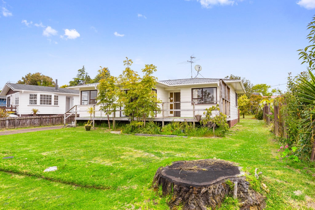 23 Larissa Avenue, Henderson, Auckland - Carousel 2