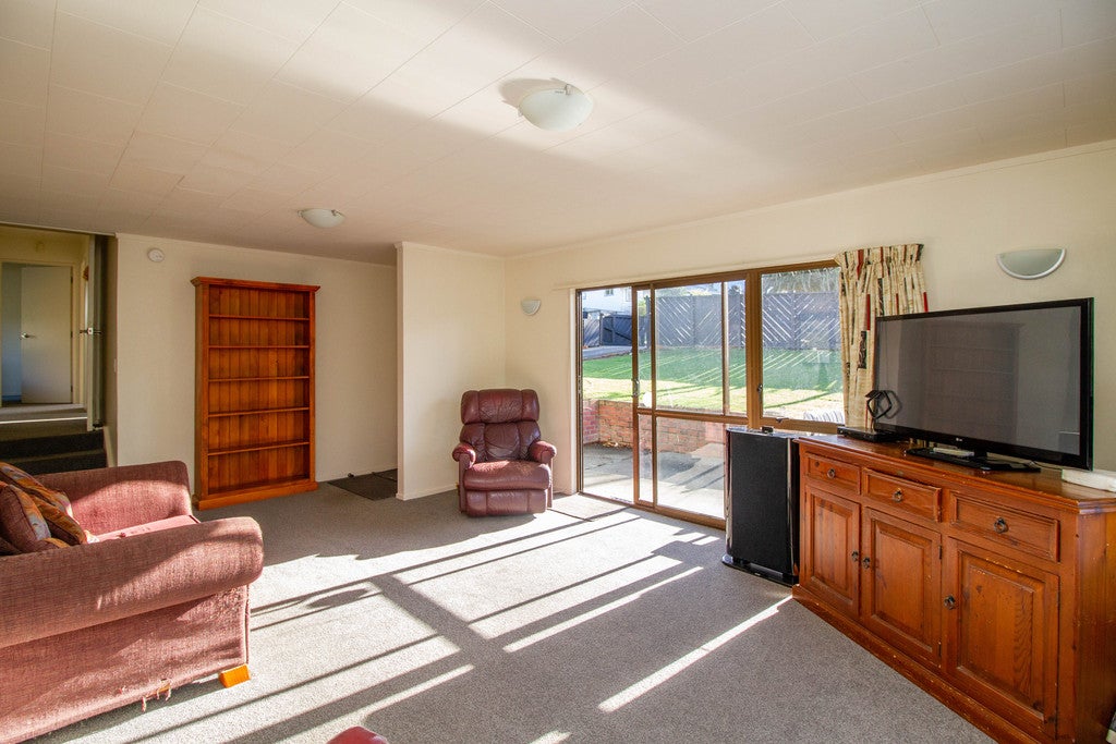 24 Woolwich Close, Whitby, Porirua - Carousel 2