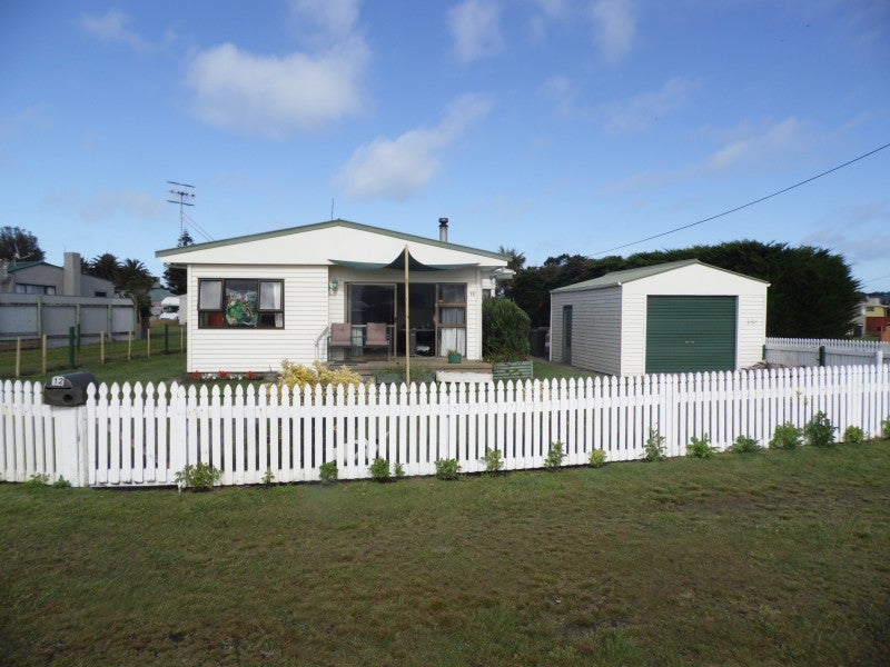 12 Thomas Place, Foxton Beach, Foxton - Carousel 2