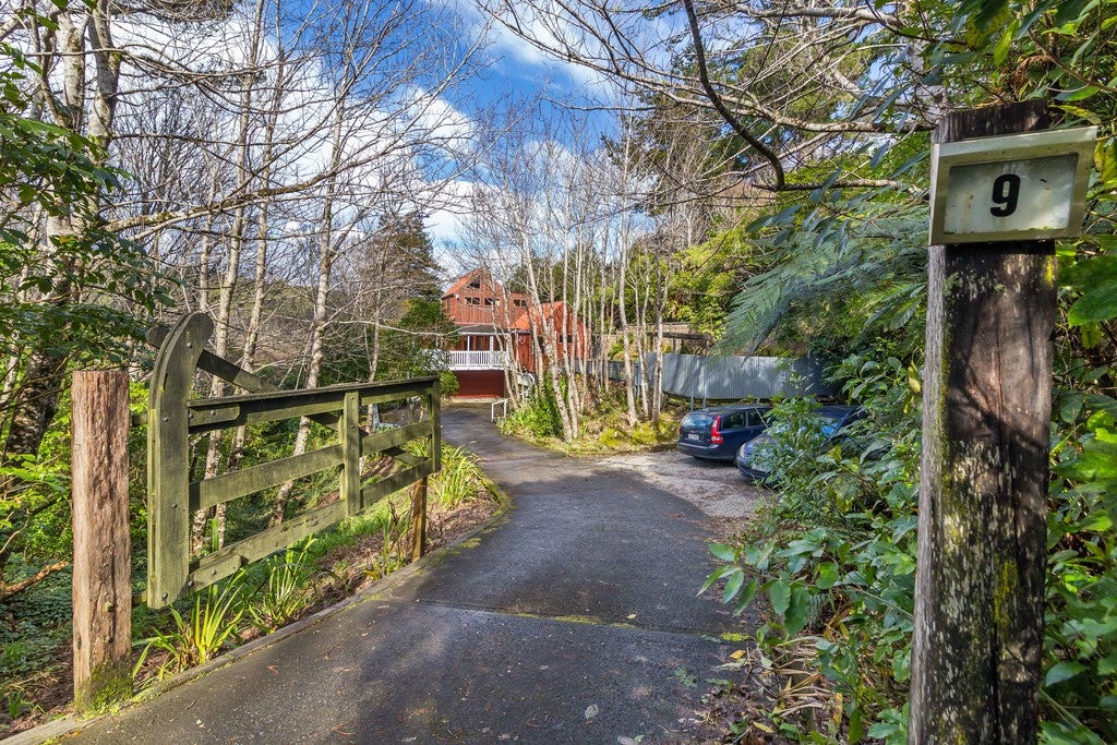 9 Avro Road, Blue Mountains, Upper Hutt - Carousel 15