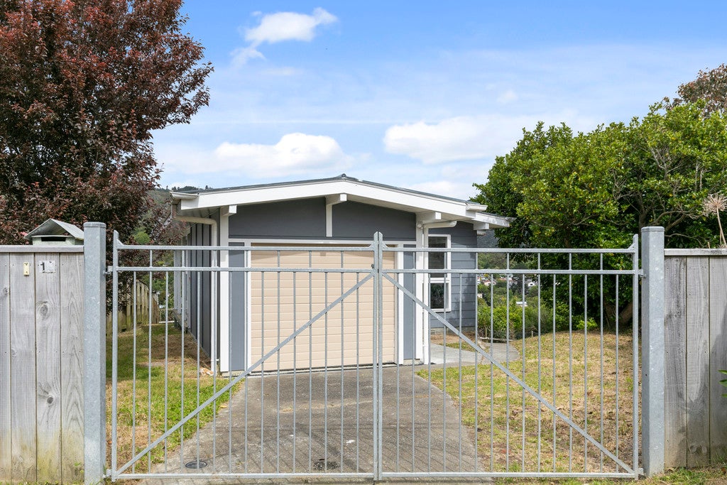 19 Clapham Grove, Stokes Valley, Lower Hutt - Carousel 18