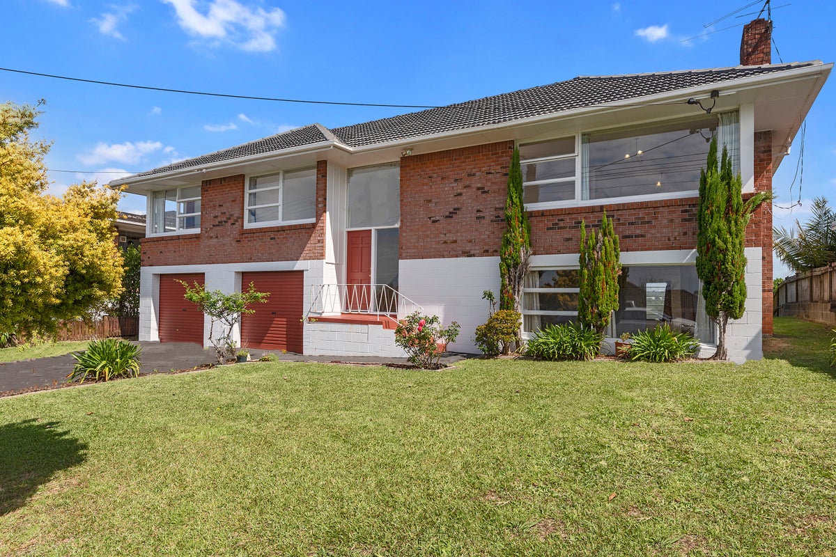 100 Sylvan Avenue, Northcote, Auckland - Carousel 1