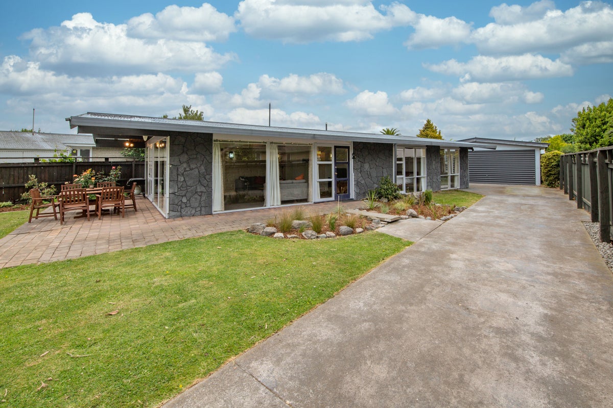 41 Barnes Road, Redwood, Christchurch - Carousel 1