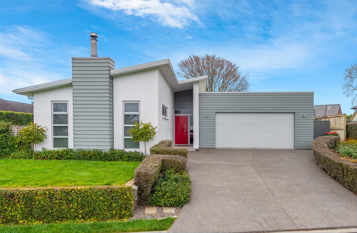 18 Bree Place, Flagstaff, Hamilton - Carousel 1