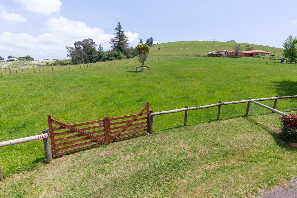 698A Highway 22, Pukekawa, Tuakau - Carousel 1