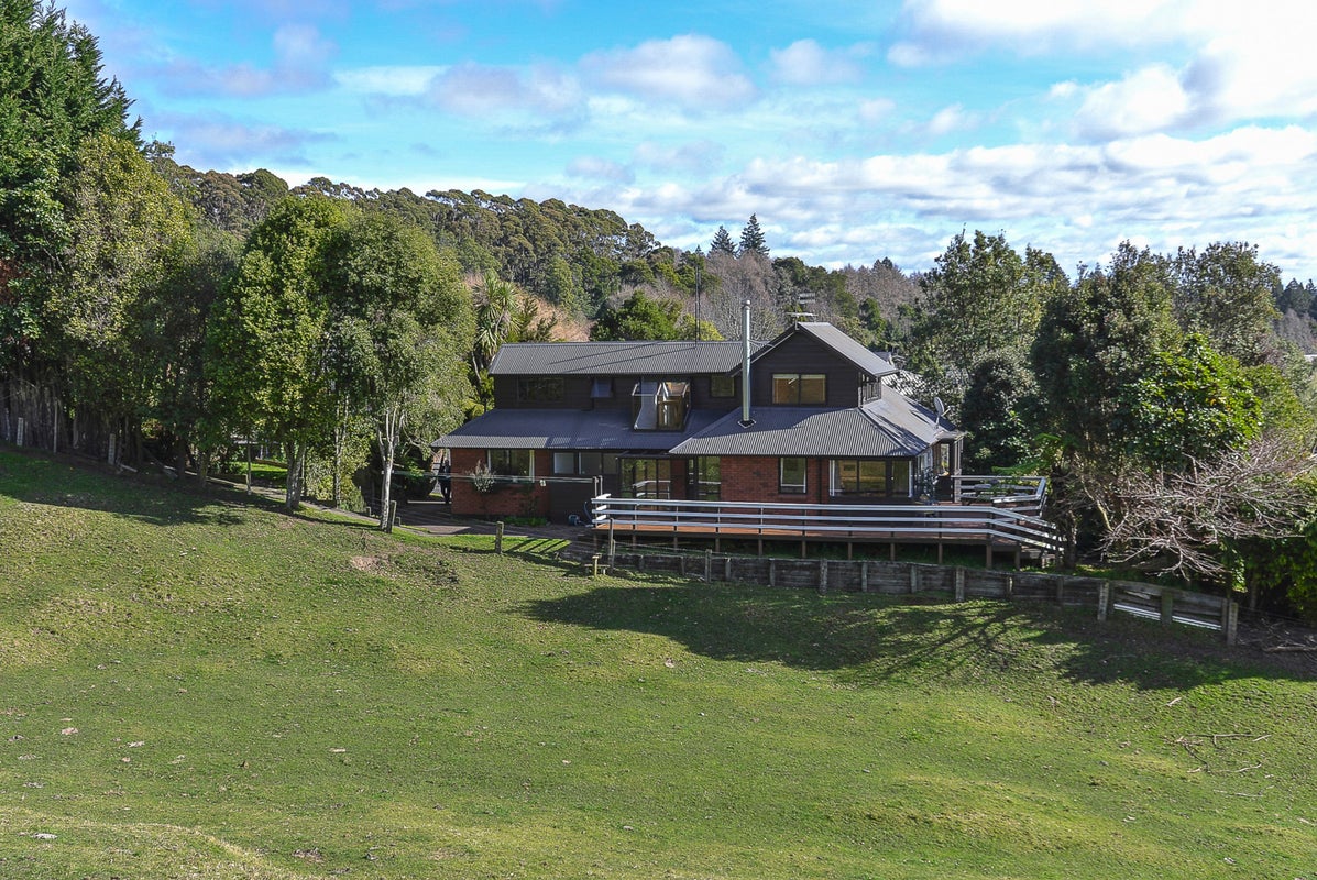 21 Janet Place, Lynmore, Rotorua - Carousel 1