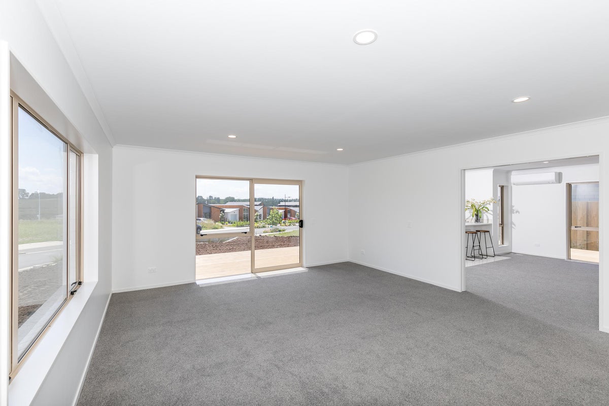 2 Whakapono Avenue, Baverstock, Hamilton - Carousel 2