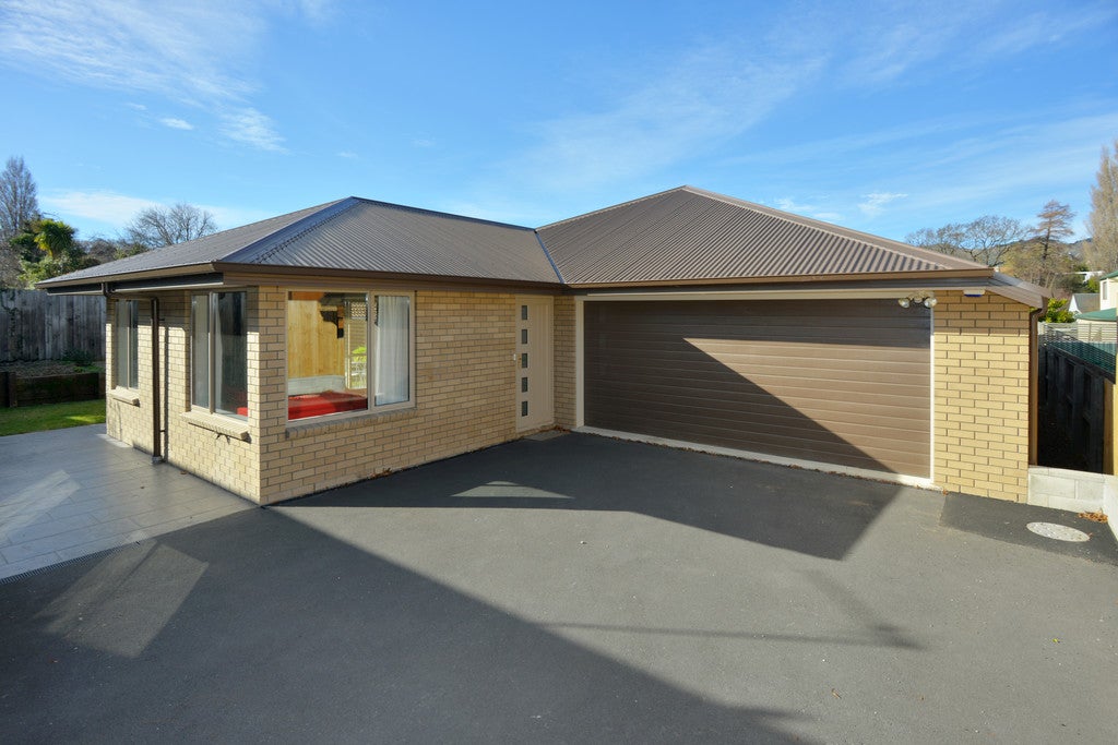 2/24 Darley Street, Somerfield, Christchurch - Carousel 2