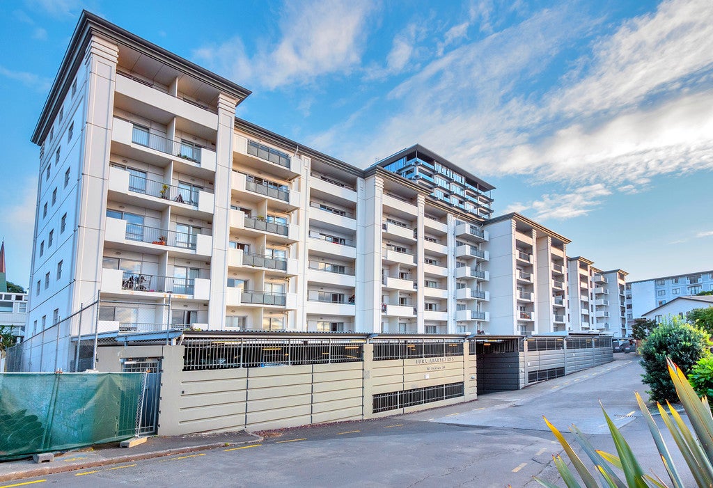 1V/16 Burton Street, Grafton, Auckland - Carousel 1
