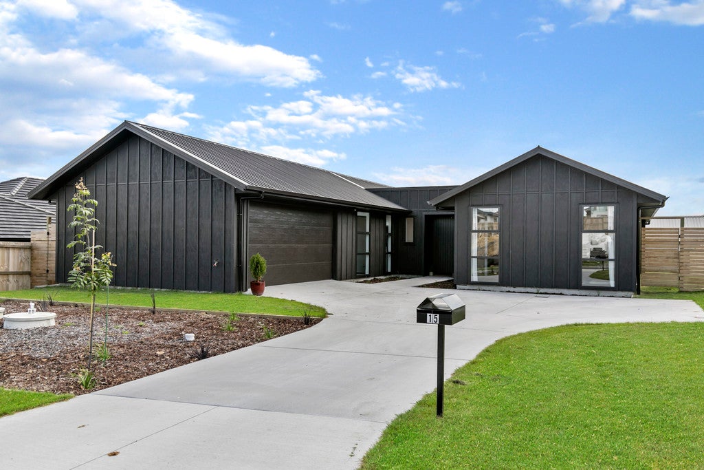 15 Keshvara Road, Beachlands, Auckland - Carousel 2