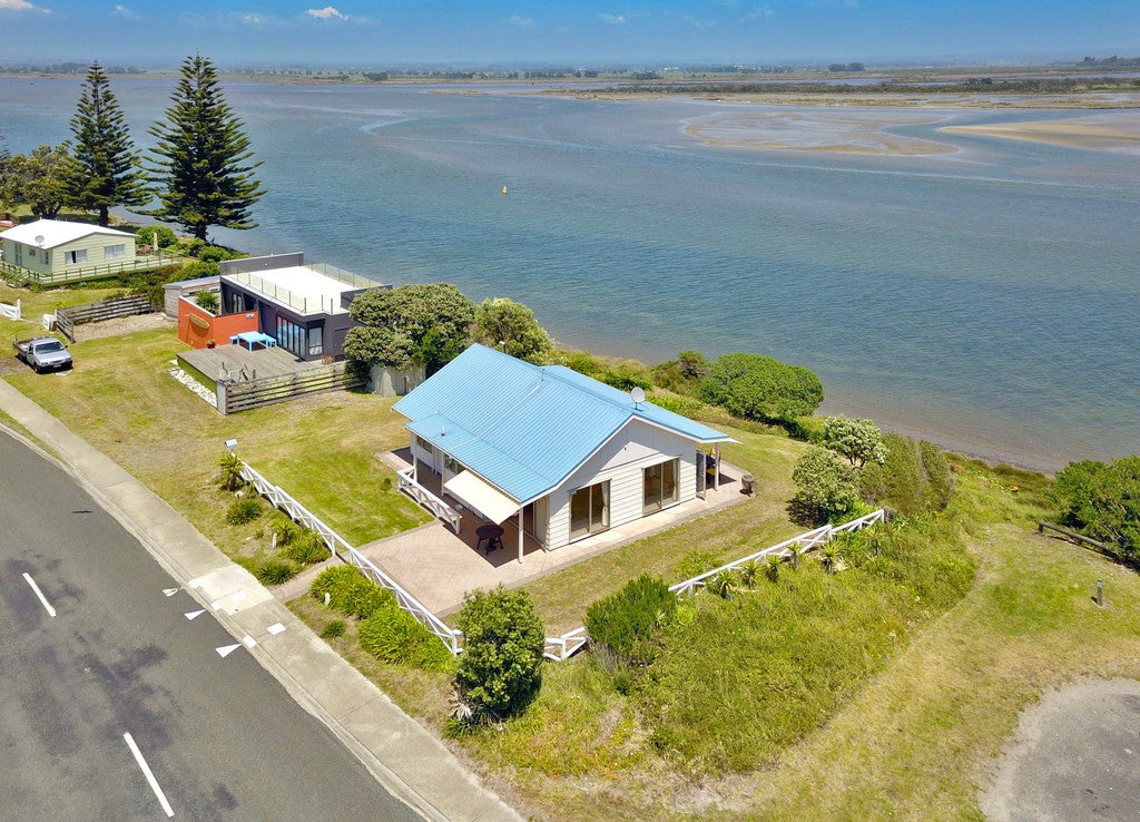 716A Pukehina Parade, Pukehina, Te Puke - Carousel 2