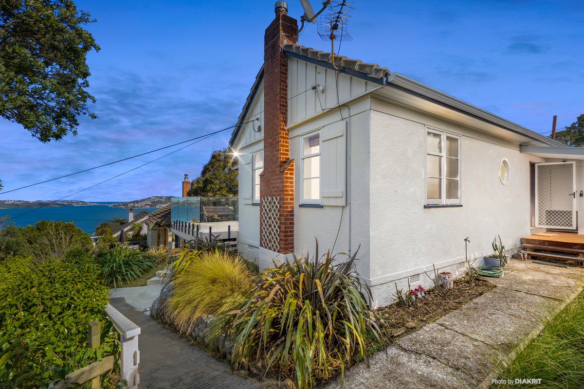 51 Homebush Road, Khandallah, Wellington - Carousel 2