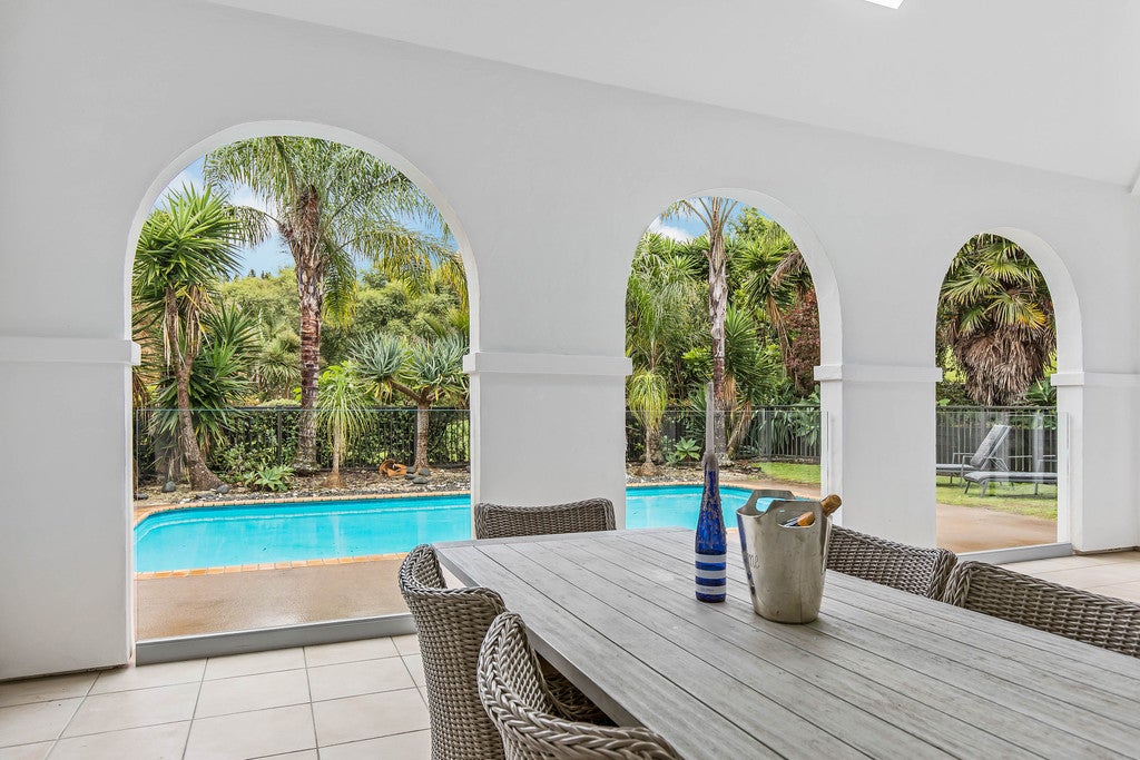34 Kinnard Lane, Totara Park, Auckland - Carousel 1