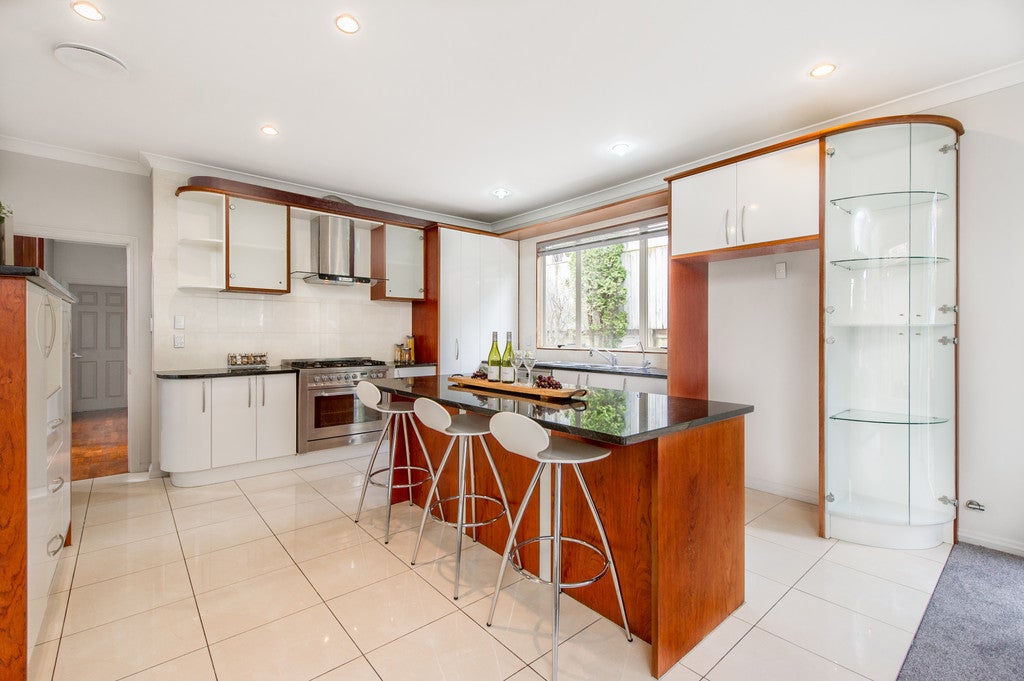 11 Cherrywood Crescent, Northpark, Auckland - Carousel 2