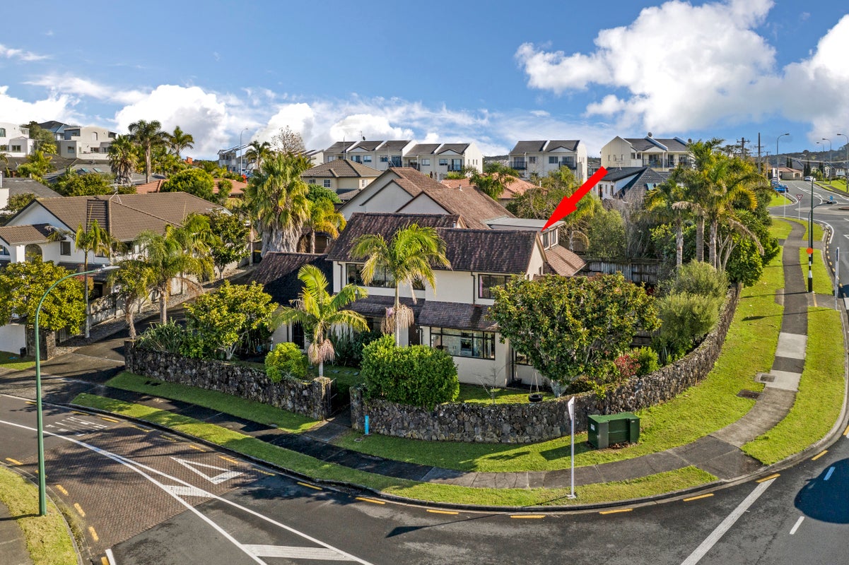 3/2 Carrowmore, Pinehill, Auckland - Carousel 1