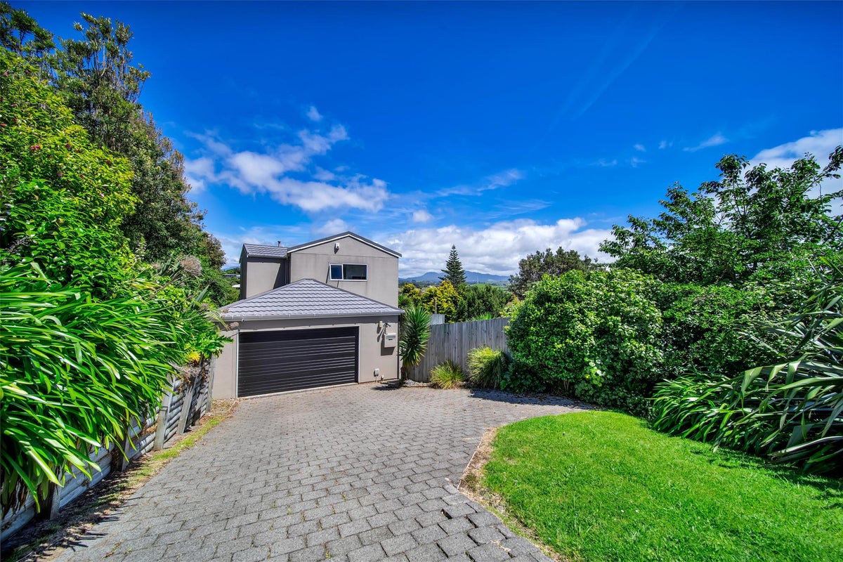 11 Crownhill Street, Spotswood, New Plymouth - Carousel 25