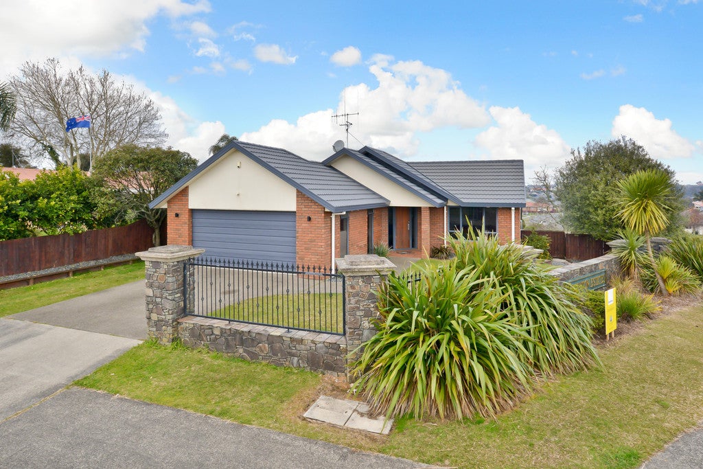 1 Farnborough Drive, Nawton, Hamilton - Carousel 1