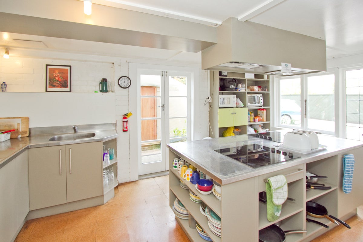 8 Grey Street, Hamilton East, Hamilton - Carousel 2