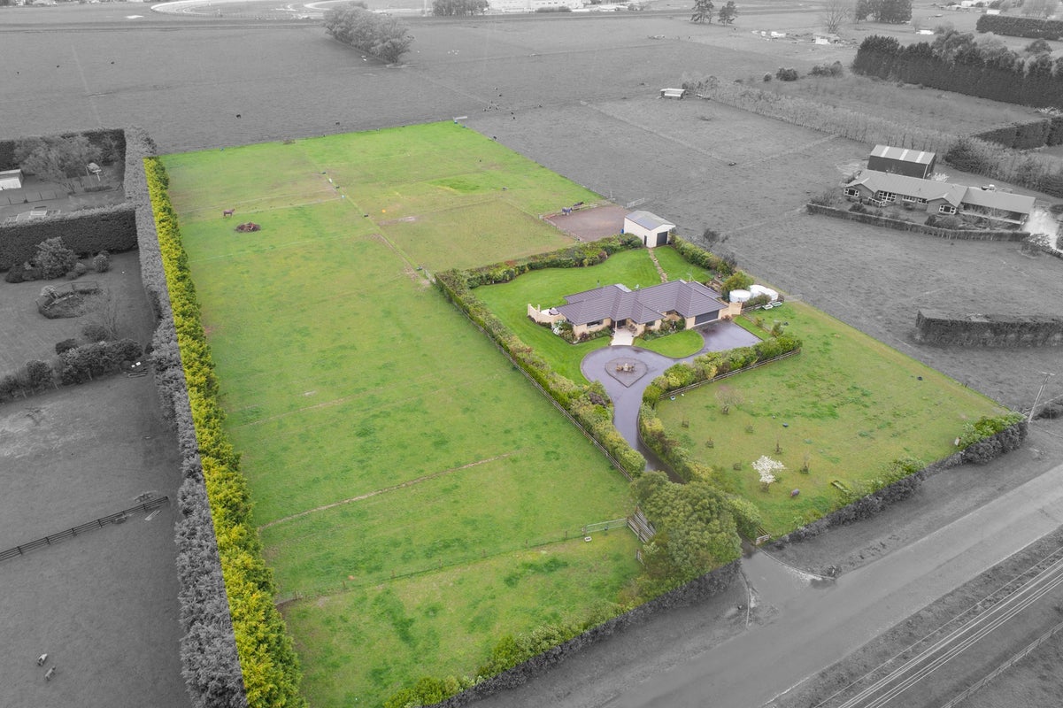 81 White Horse Drive, Westbrook, Palmerston North - Carousel 1