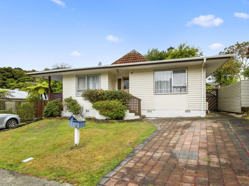 18 Carvel Lane, Whitby, Porirua - Carousel 1