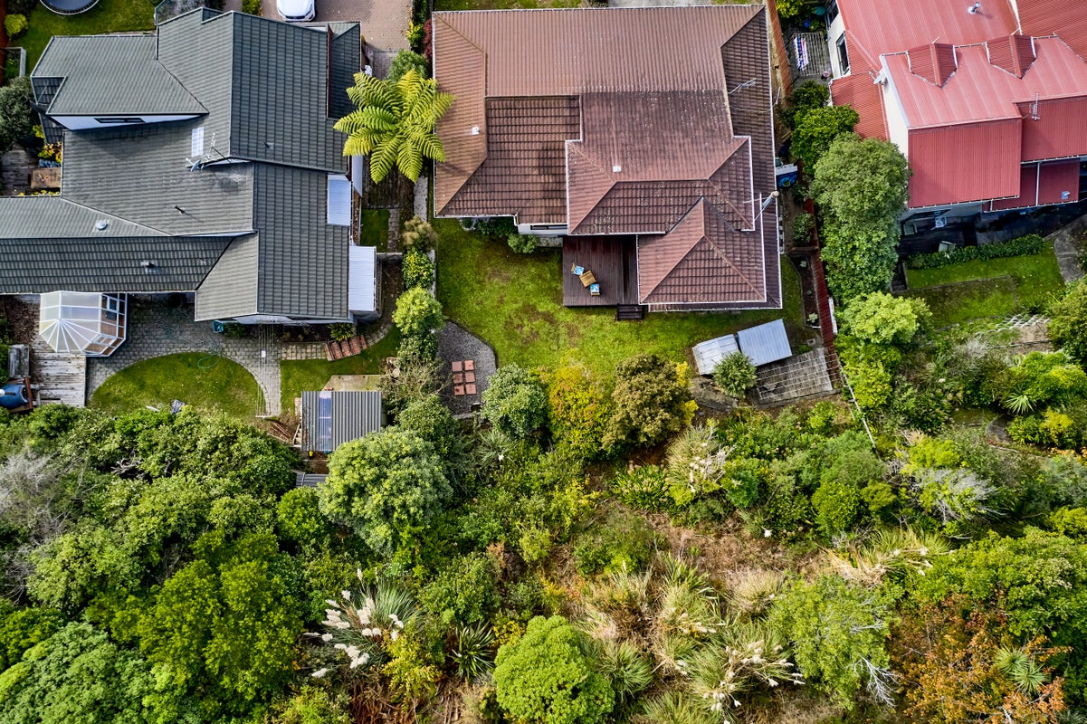 36 Peterhouse Street, Tawa, Wellington - Carousel 19