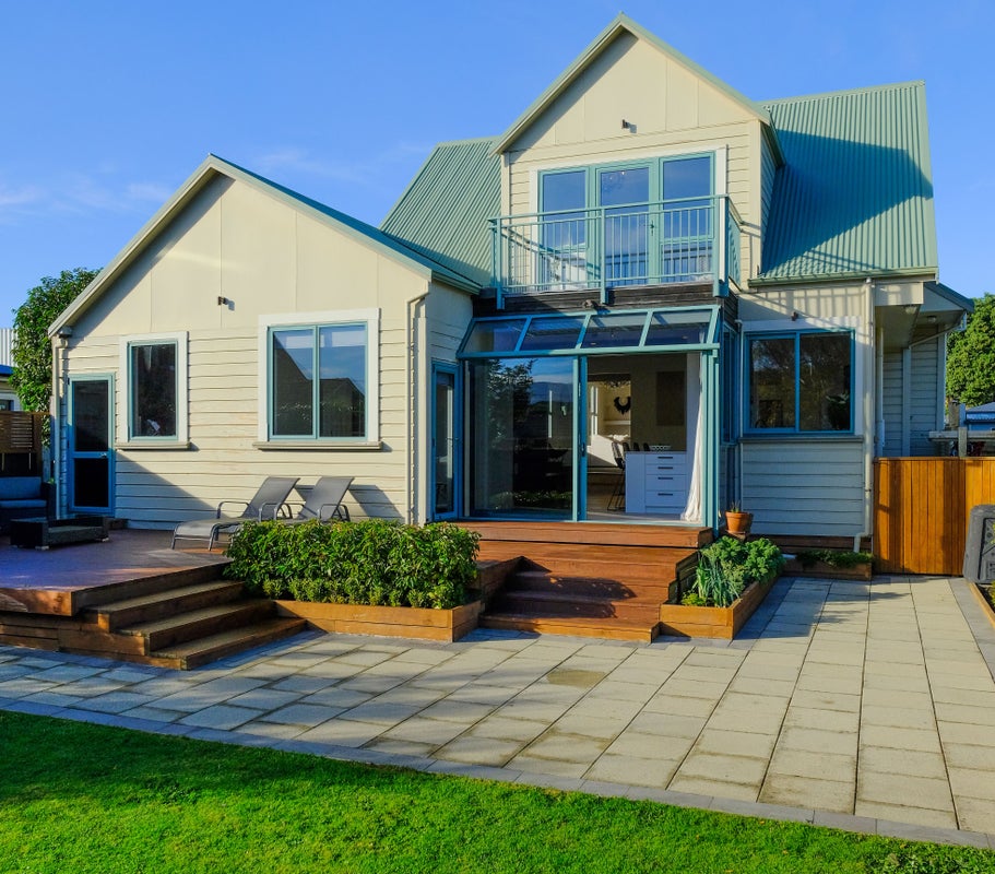 10 Bedford Street, Saint Clair, Dunedin - Carousel 1