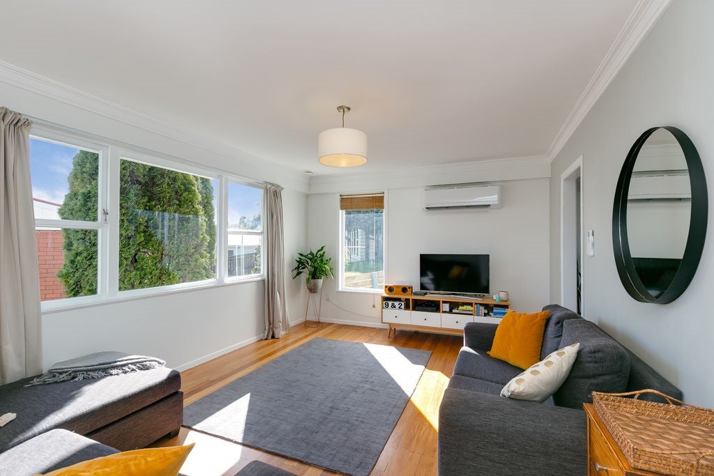 92 Kenmore Street, Newlands, Wellington - Carousel 1