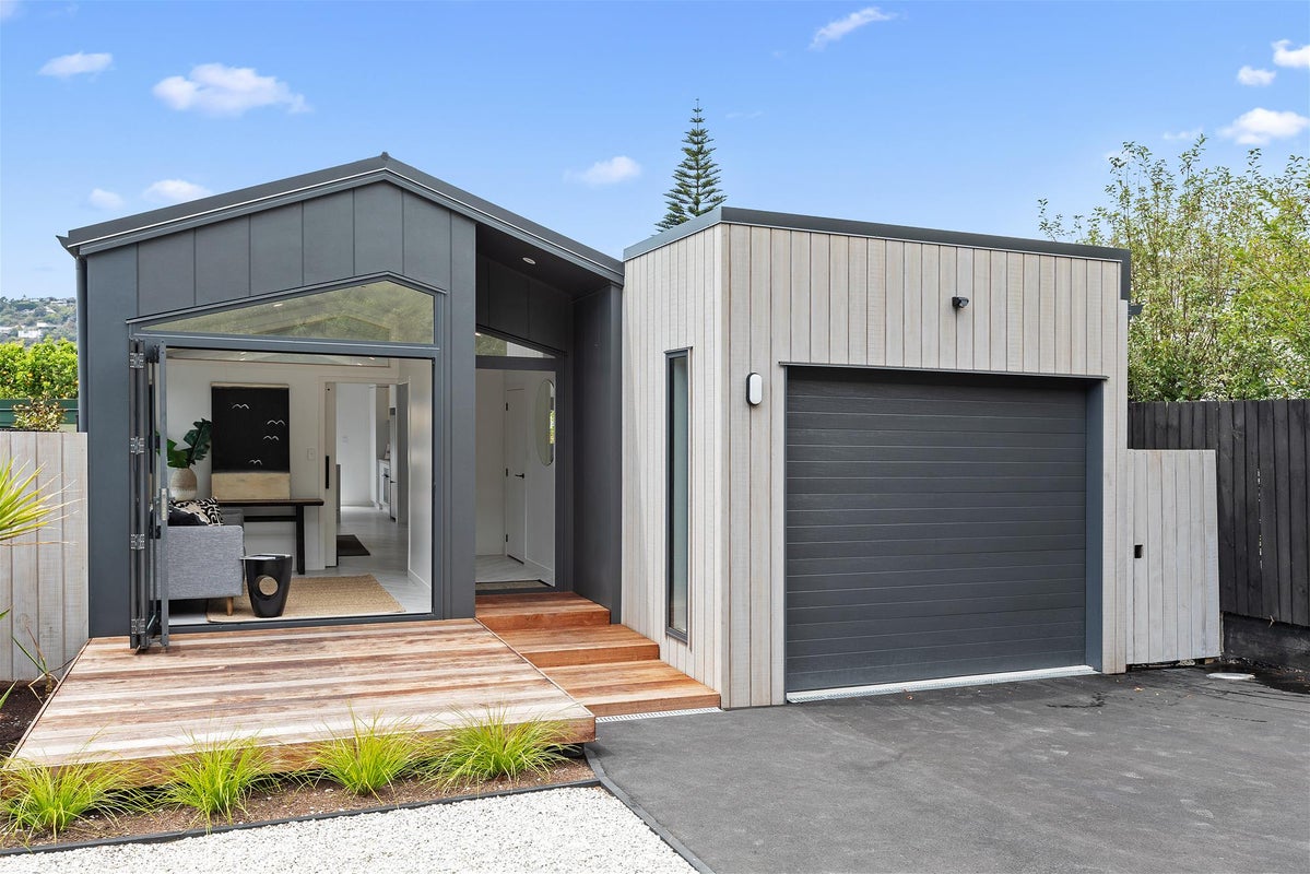 61 Wakefield Avenue, Sumner, Christchurch - Carousel 1