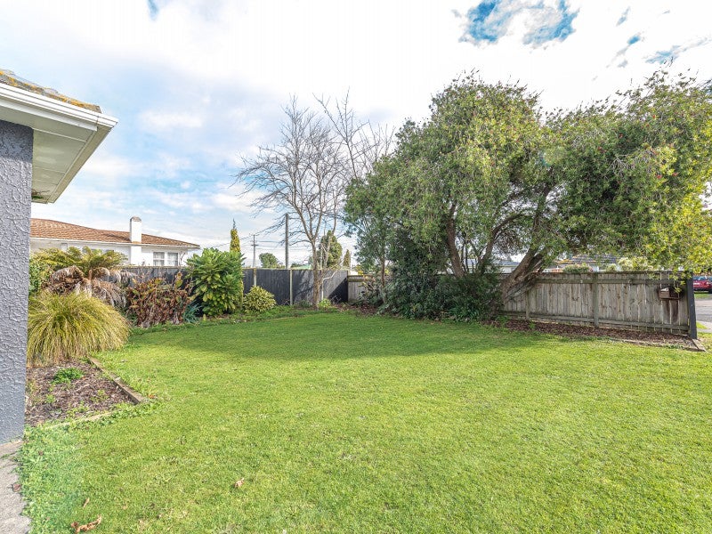 19 Selwyn Crescent, College Estate, Whanganui - Carousel 2