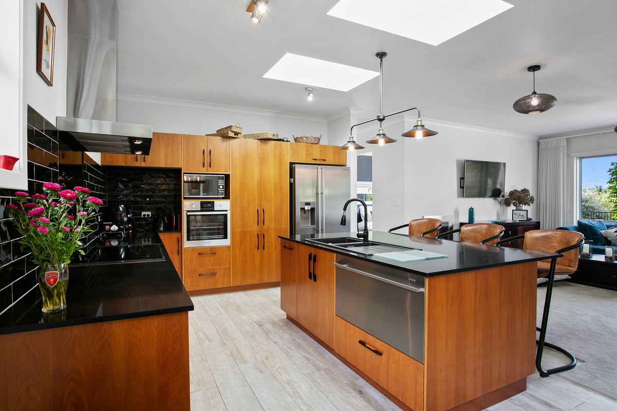 9B Bronte Place, Leamington, Cambridge - Carousel 1