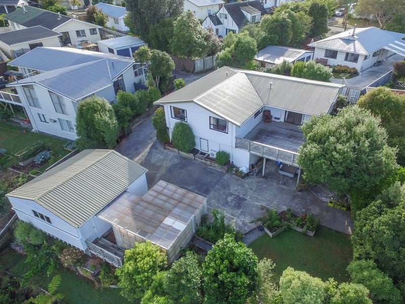 3 Shanly Street, Brown Owl, Upper Hutt - Carousel 1