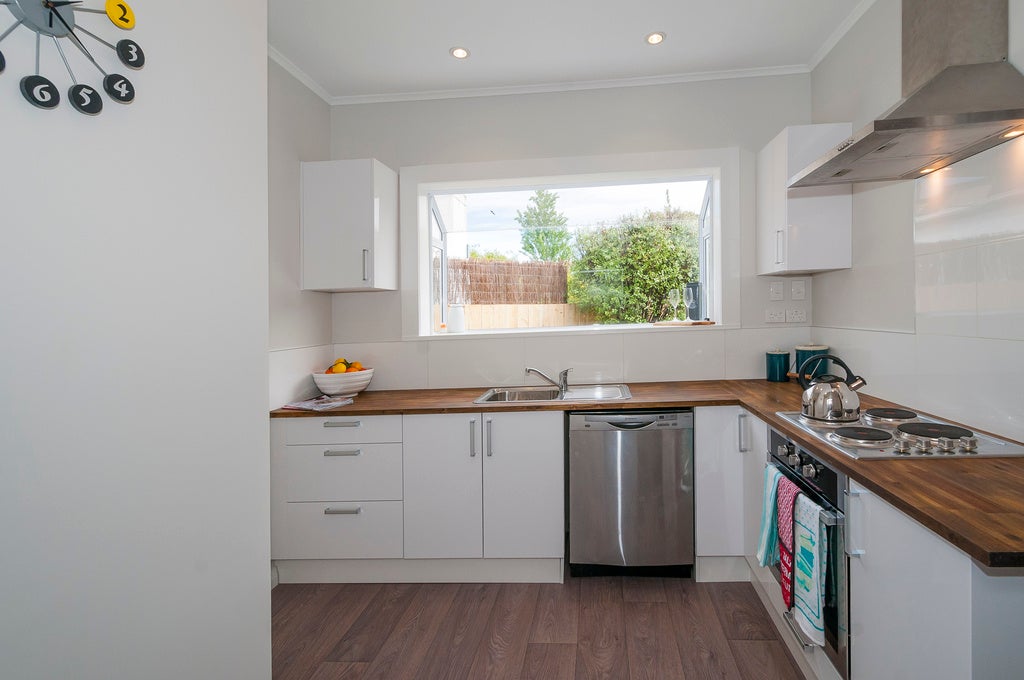 22 Wyndrum Avenue, Waterloo, Lower Hutt - Carousel 2