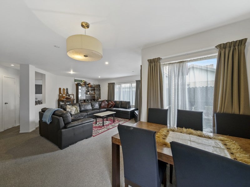 4C Sheriff Place, Randwick Park, Auckland - Carousel 1