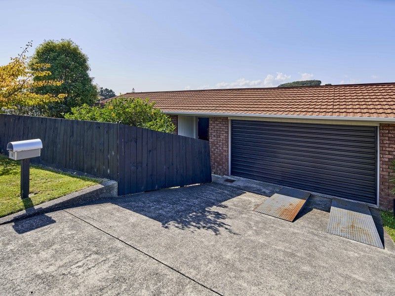 13 Thimble Lane, Whitby, Porirua - Carousel 2