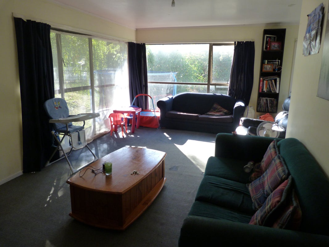 12B Lorraine Place, Glenview, Hamilton - Carousel 1