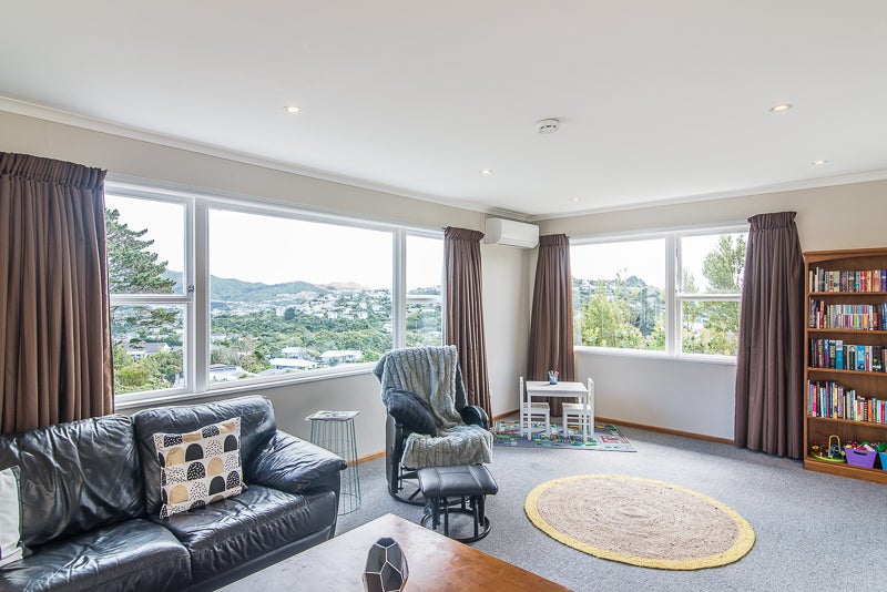 5 Lomond Street, Newlands, Wellington - Carousel 2