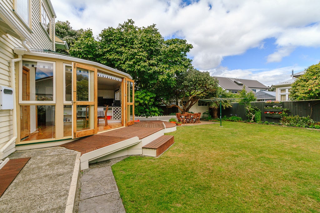 52 Kings Crescent, Hutt Central, Lower Hutt - Carousel 2