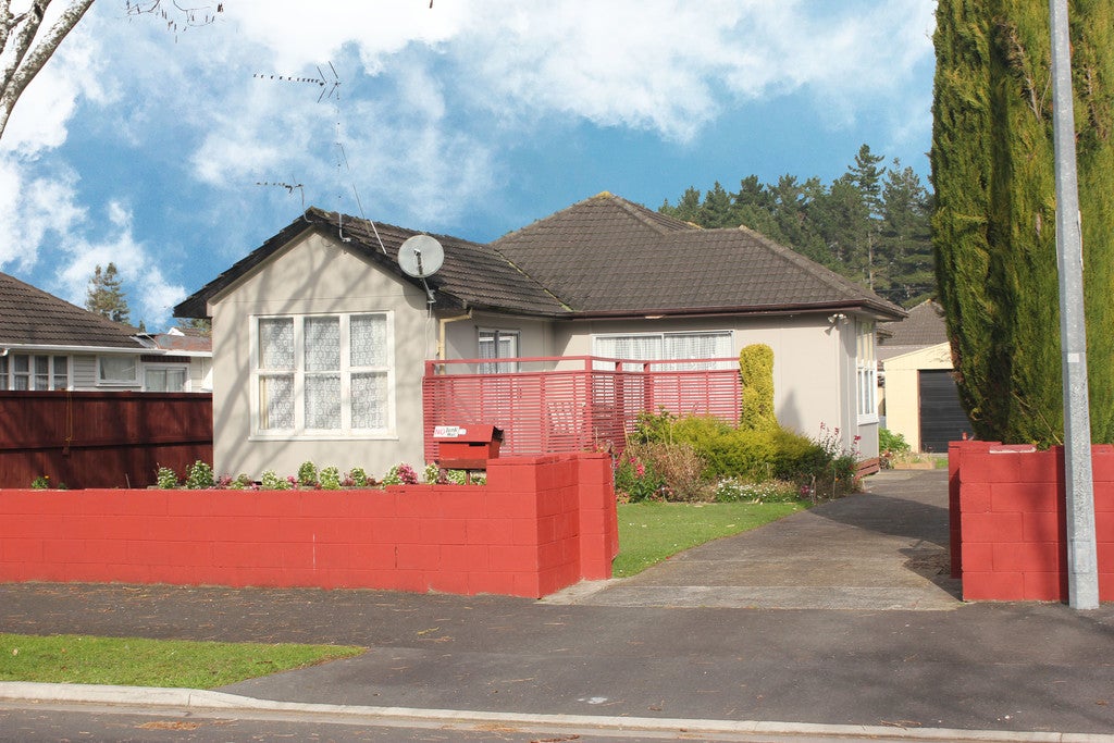 42 Slim Street, Bader, Hamilton - Carousel 1