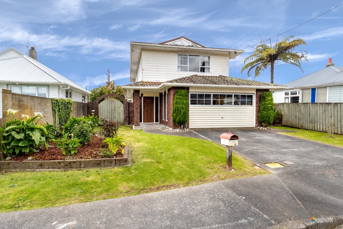 11 Boothby Grove, Fairfield, Lower Hutt - Carousel 1