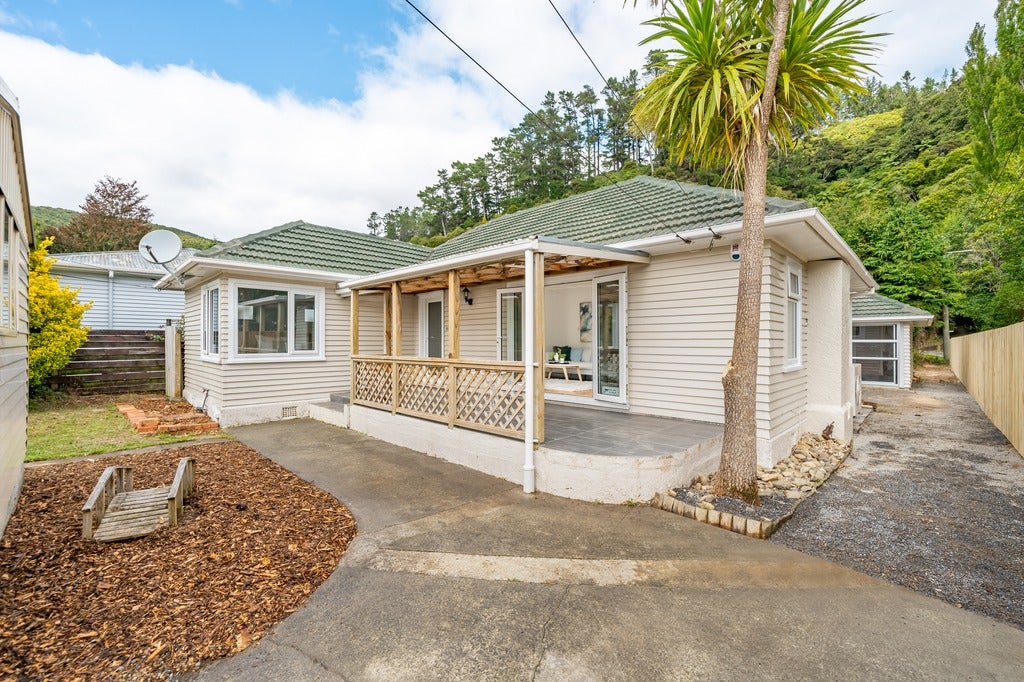 122 Hine Road, Wainuiomata, Lower Hutt - Carousel 2