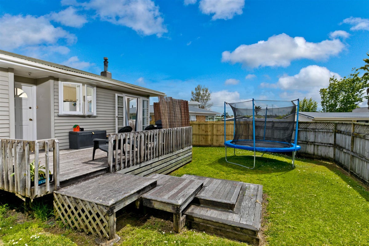 23 Statesman Street, Henderson, Auckland - Carousel 2