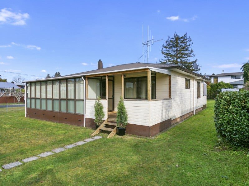 31 Burns Street, Leamington, Cambridge - Carousel 1