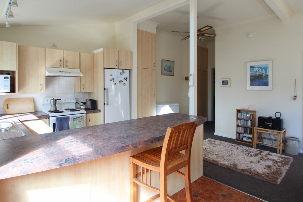 18 Glen Street, Oamaru - Carousel 2
