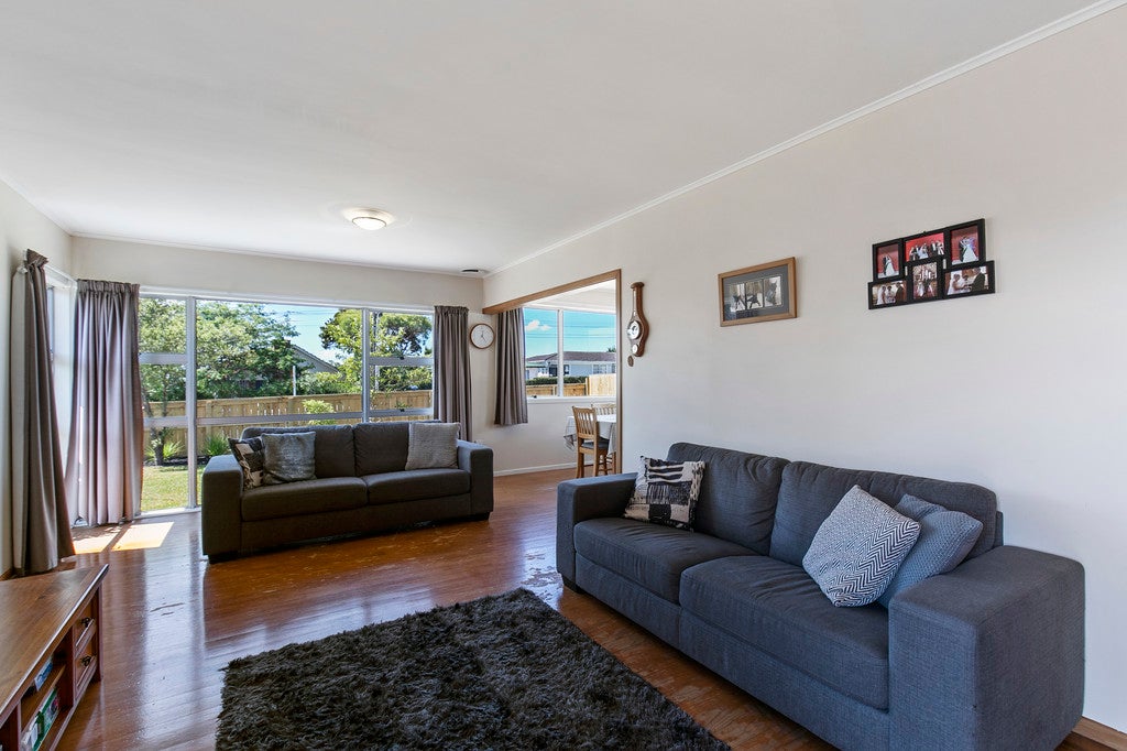20 Tramway Road, Beach Haven, Auckland - Carousel 2