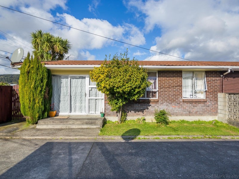 1/22 Liverpool Street, Trentham, Upper Hutt - Carousel 1