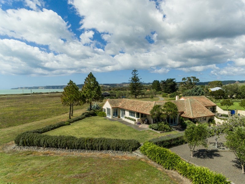 148 Clifton Road, Te Awanga, Haumoana - Carousel 1