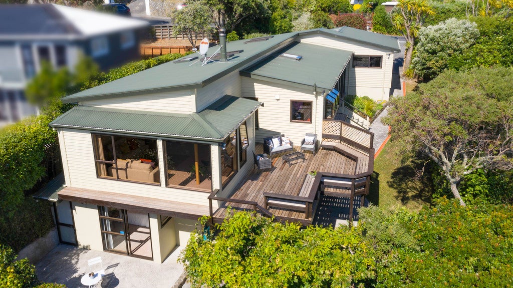 124 Motuhara Road, Plimmerton, Porirua - Carousel 1