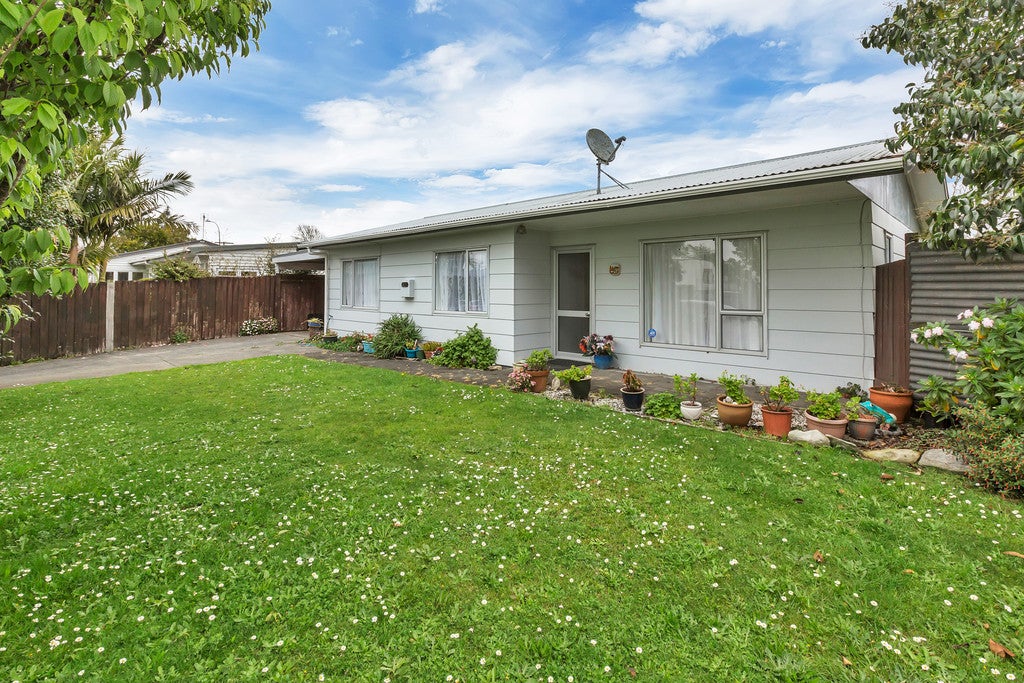 1 Paramount Parade, Tikipunga, Whangarei - Carousel 1