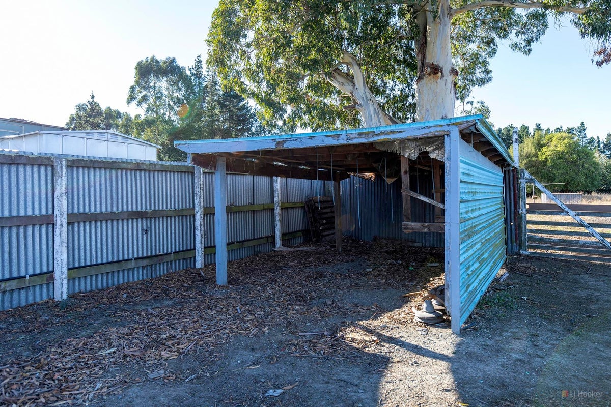 78 Acacia Drive, Levels - Carousel 14