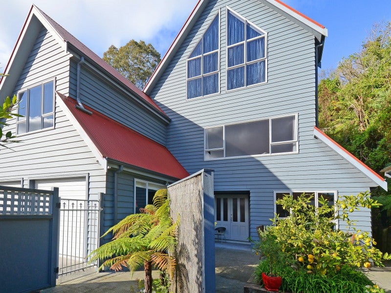 1018 Fergusson Drive, Clouston Park, Upper Hutt - Carousel 1